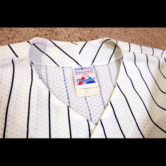 Authentic Majestic Merch Yankees Shirt - Picture 8 of 8